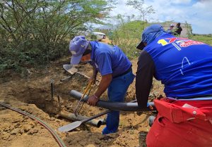 Gobierno Bolivariano garantiza suministro de agua a 73 familias del sector Montelibano en Falcón