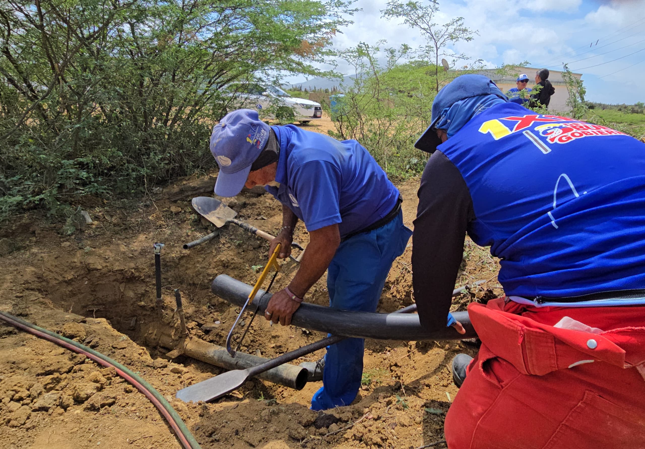 Gobierno Bolivariano garantiza suministro de agua a 73 familias del sector Montelibano en Falcón